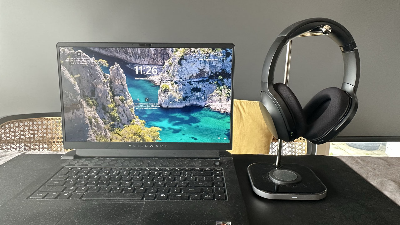 Satechi 2-in-1 Headphone Stand with Wireless Charger Review